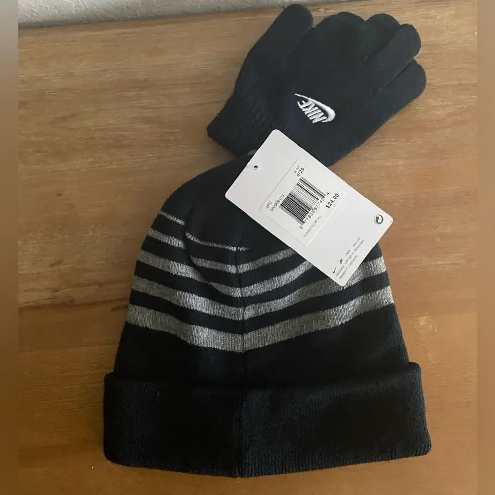 Nike NEW Boy’s Futura Foldover Beanie & Glove 2 Piece Set Size 8/20 Fall Winter